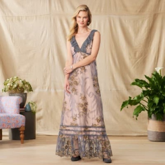 Sundance Lace Cardinal Embroidered Floral Dress - Picture 1 of 15